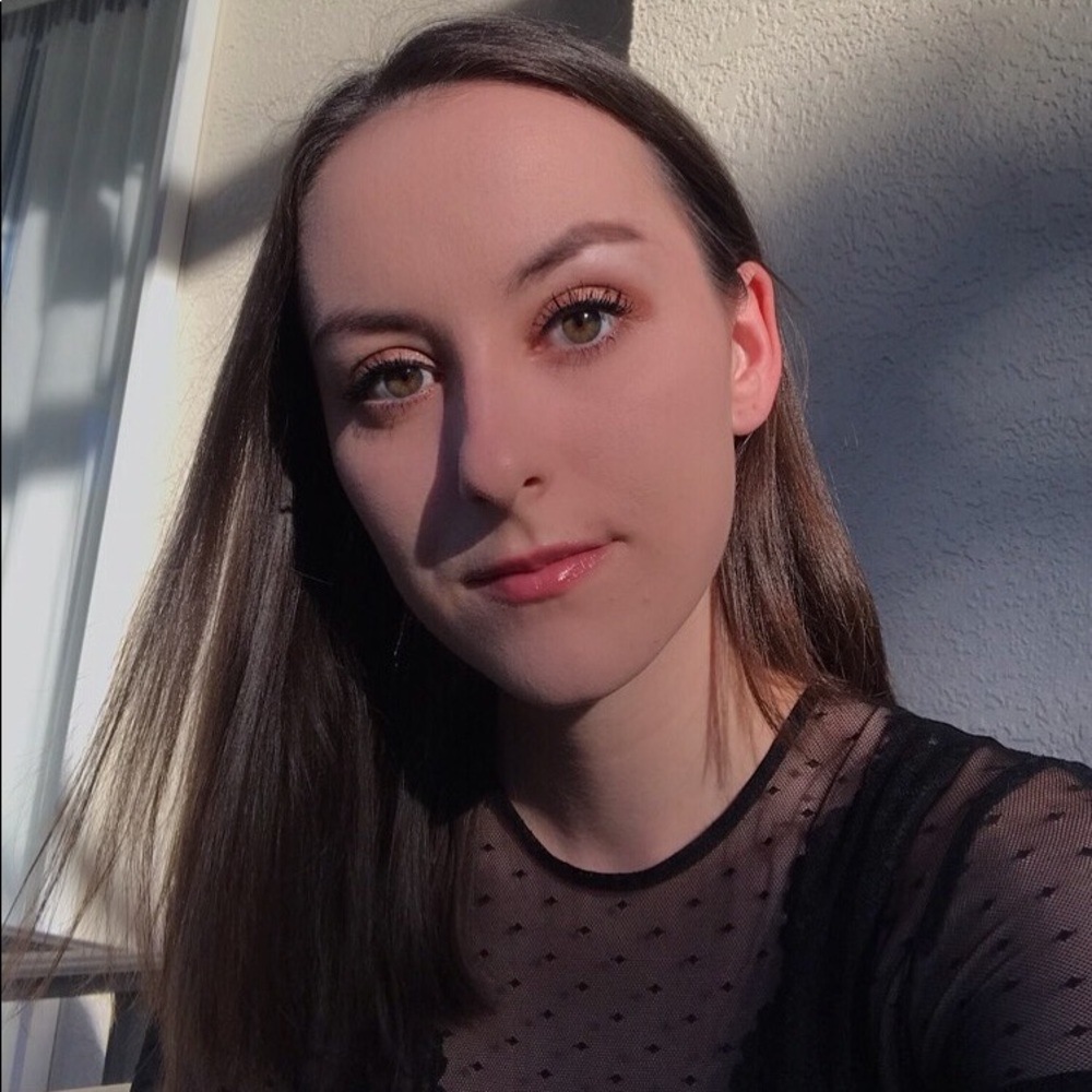 Meet your Posher, Laura
